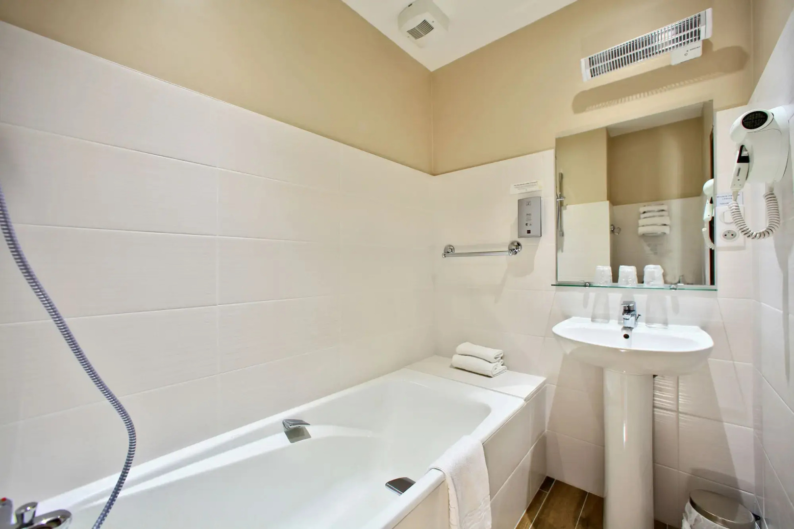 Logis Hôtel Restaurant La Chaumière