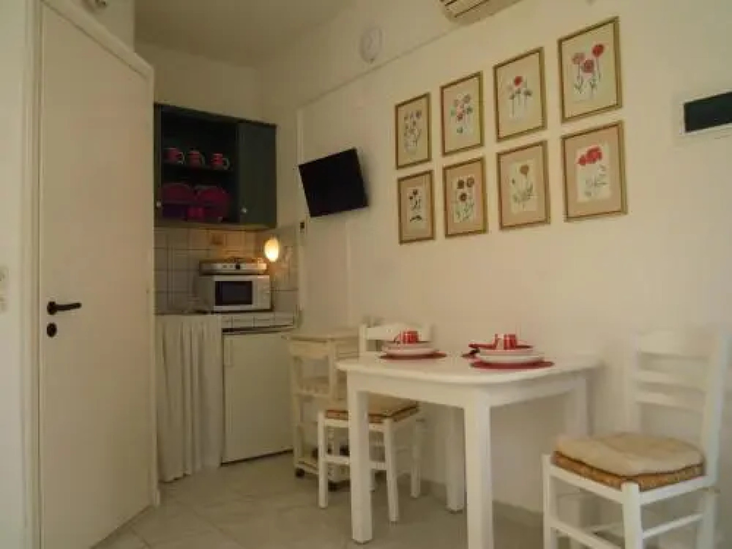 Palemilos Apartments