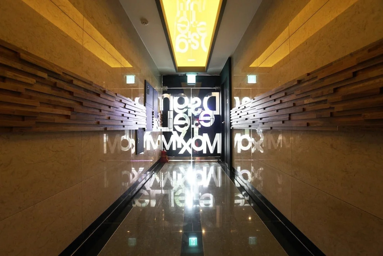 Wolgot Design Hotel XYM