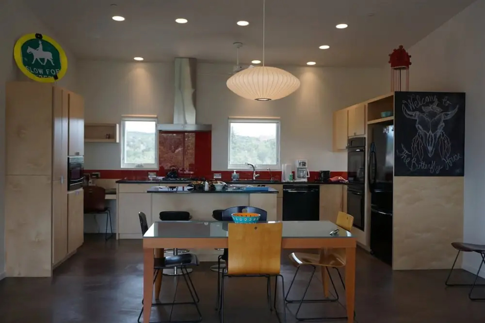 Butterfly House - Spectacular Modern Design and Mountain Views