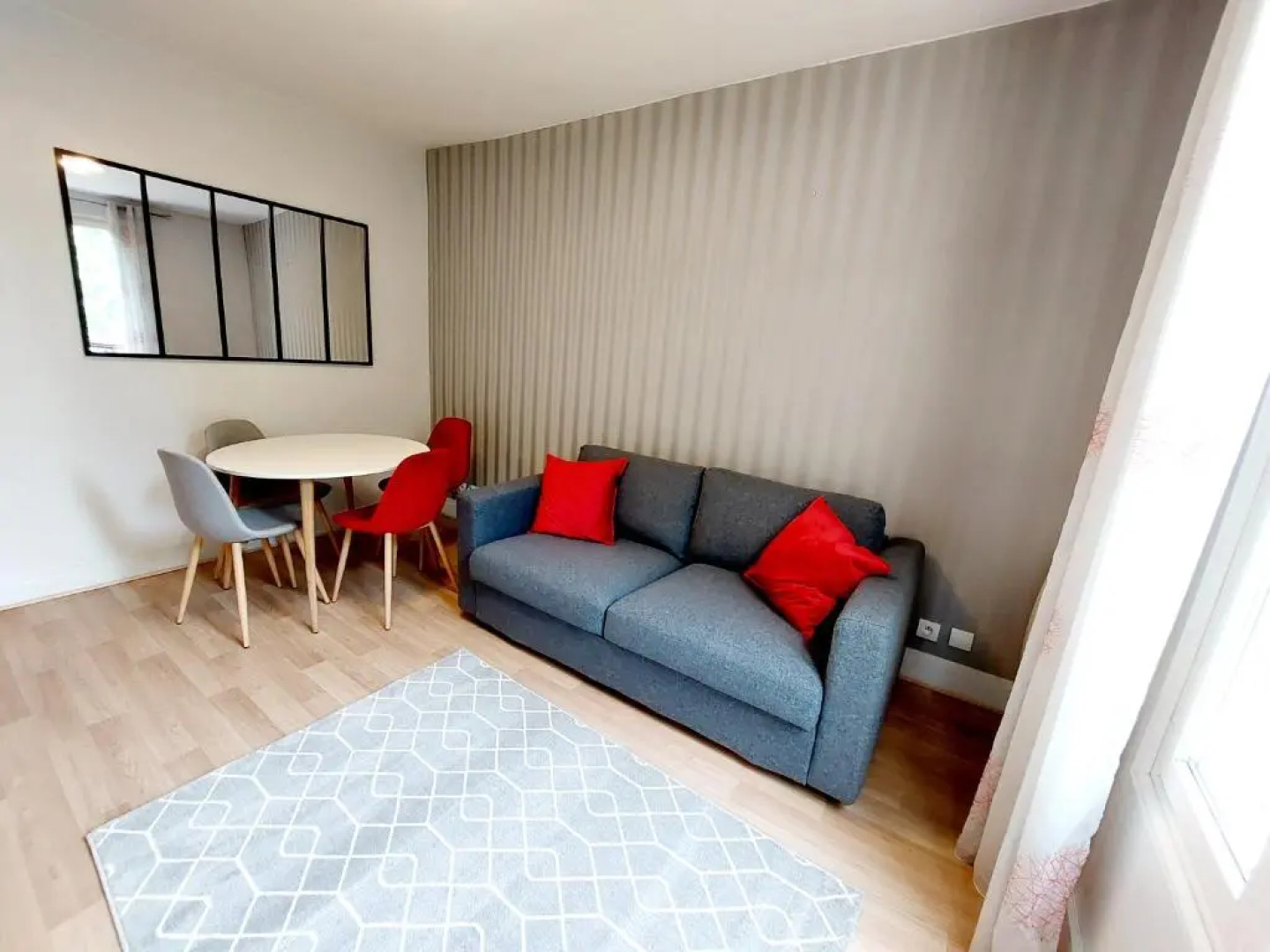 F2 Entre Paris Et Eurodisney 5 Min a Pied Gare