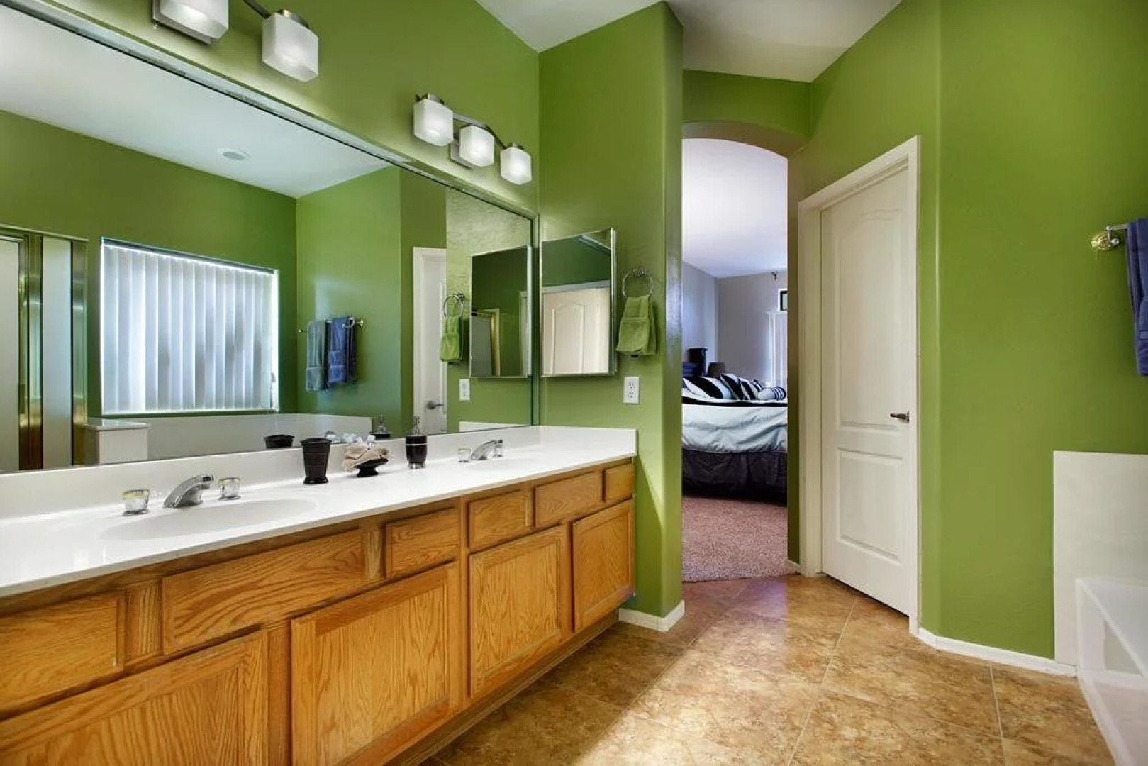 Chandler - 4 Bedroom Home - Chandler