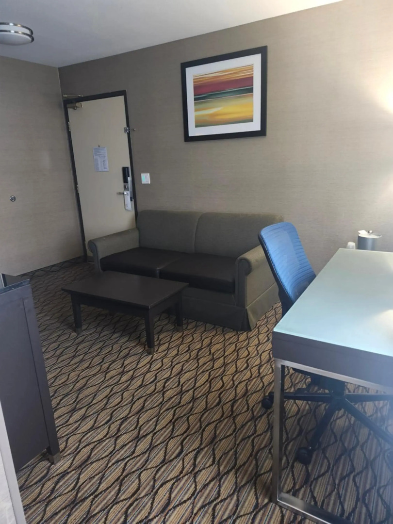 Holiday Inn Express & Suites Pasadena - Los Angeles by IHG