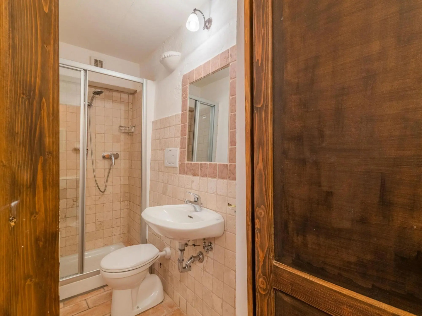 Pretty Holiday Home  with Terrace in Monte San Martino Italy