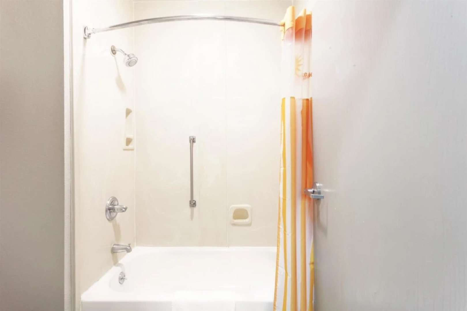 La Quinta Inn And Suites Jackson Airport