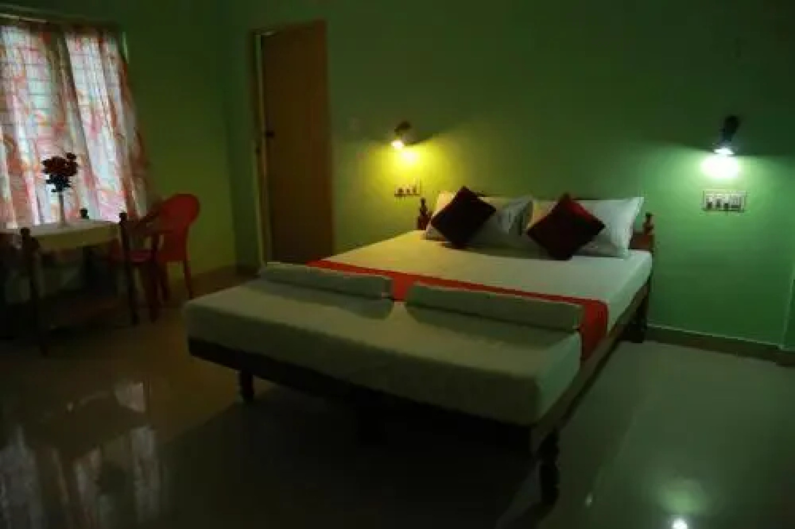 Shirleys Beach Hotel