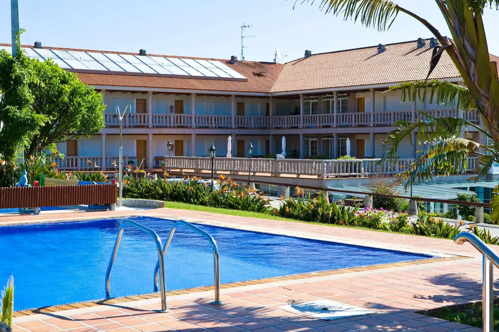 ApartHotel Punta Cabicastro