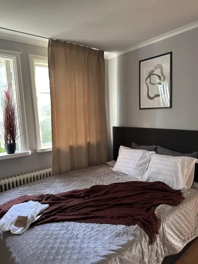 Stockholm - 5-beds - Sleeps 12 - Garden