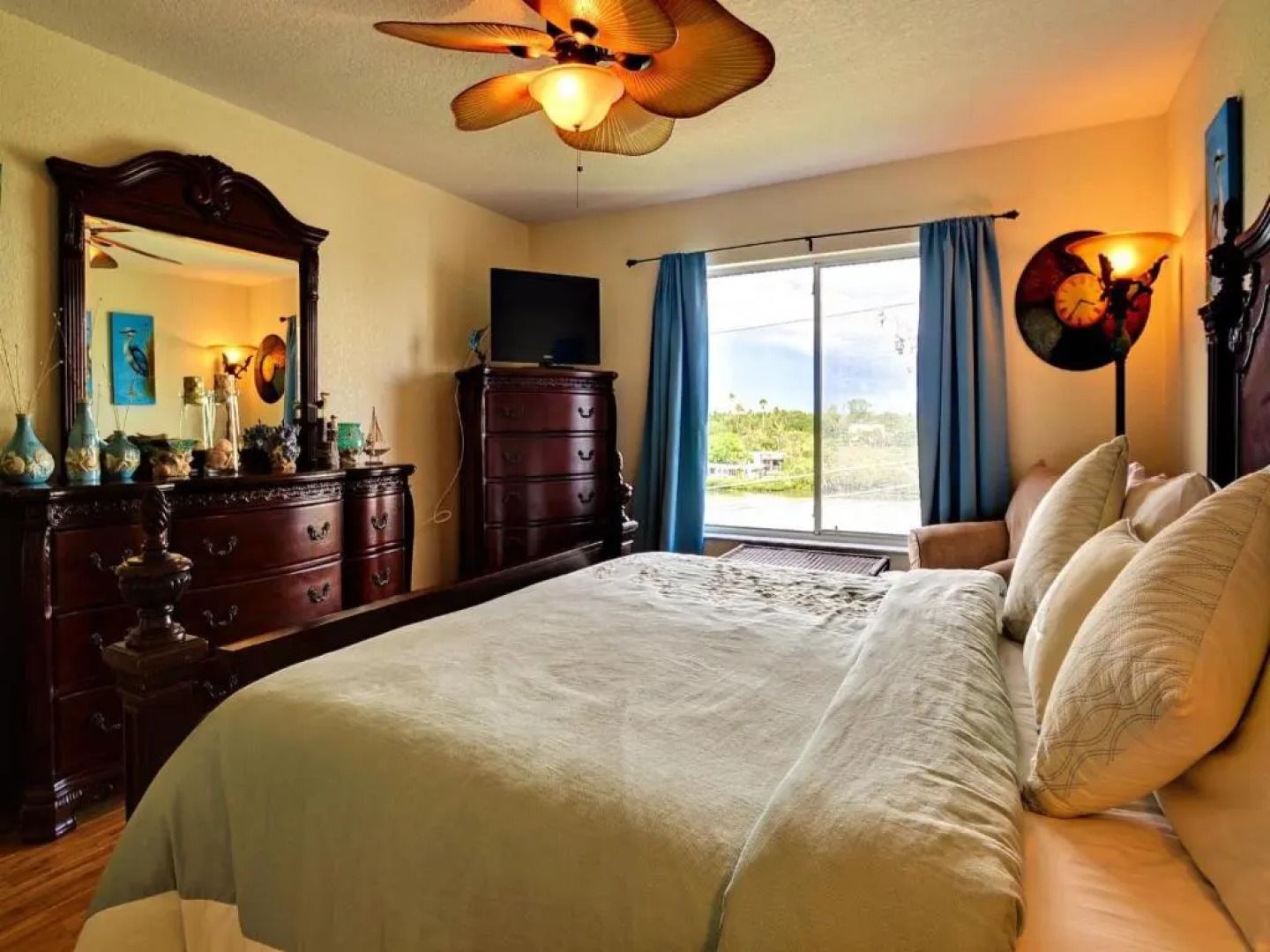 West Coast Vista 3E Bay View Condo 442