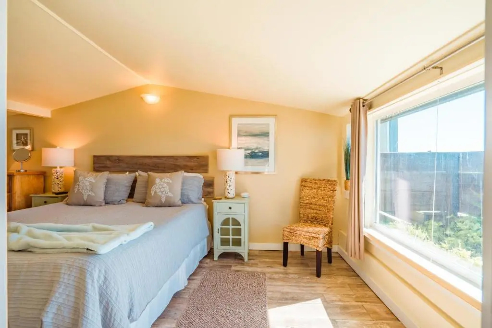 Surfscape Beach House, Private Beach & Ocean views