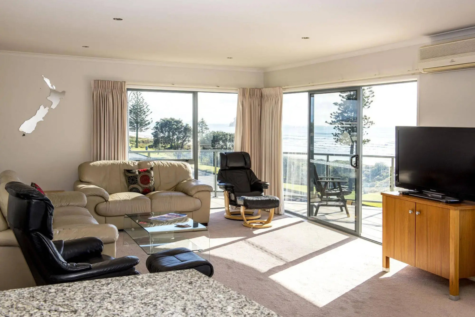 The Reef Beachfront Apartments