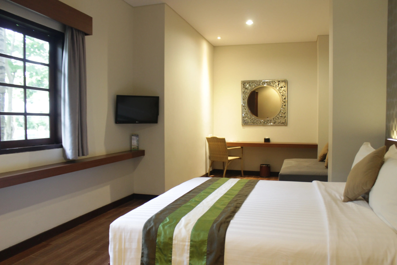 Отель Grand Whiz Nusa Dua