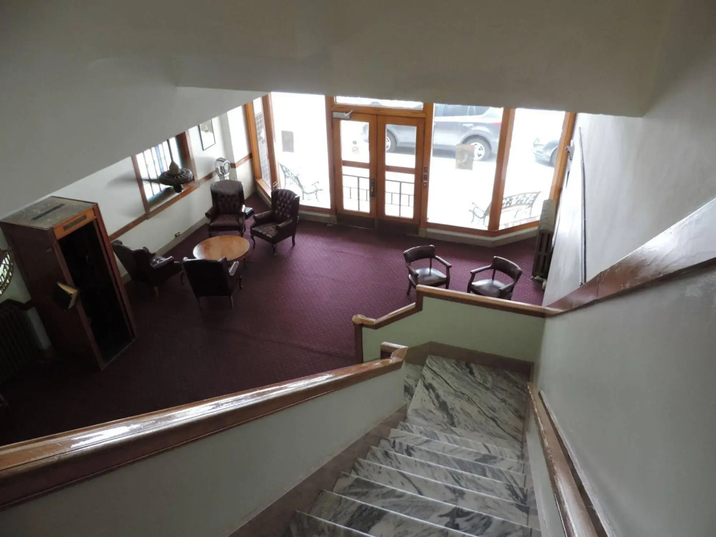 Gardner Hotel & Hostel