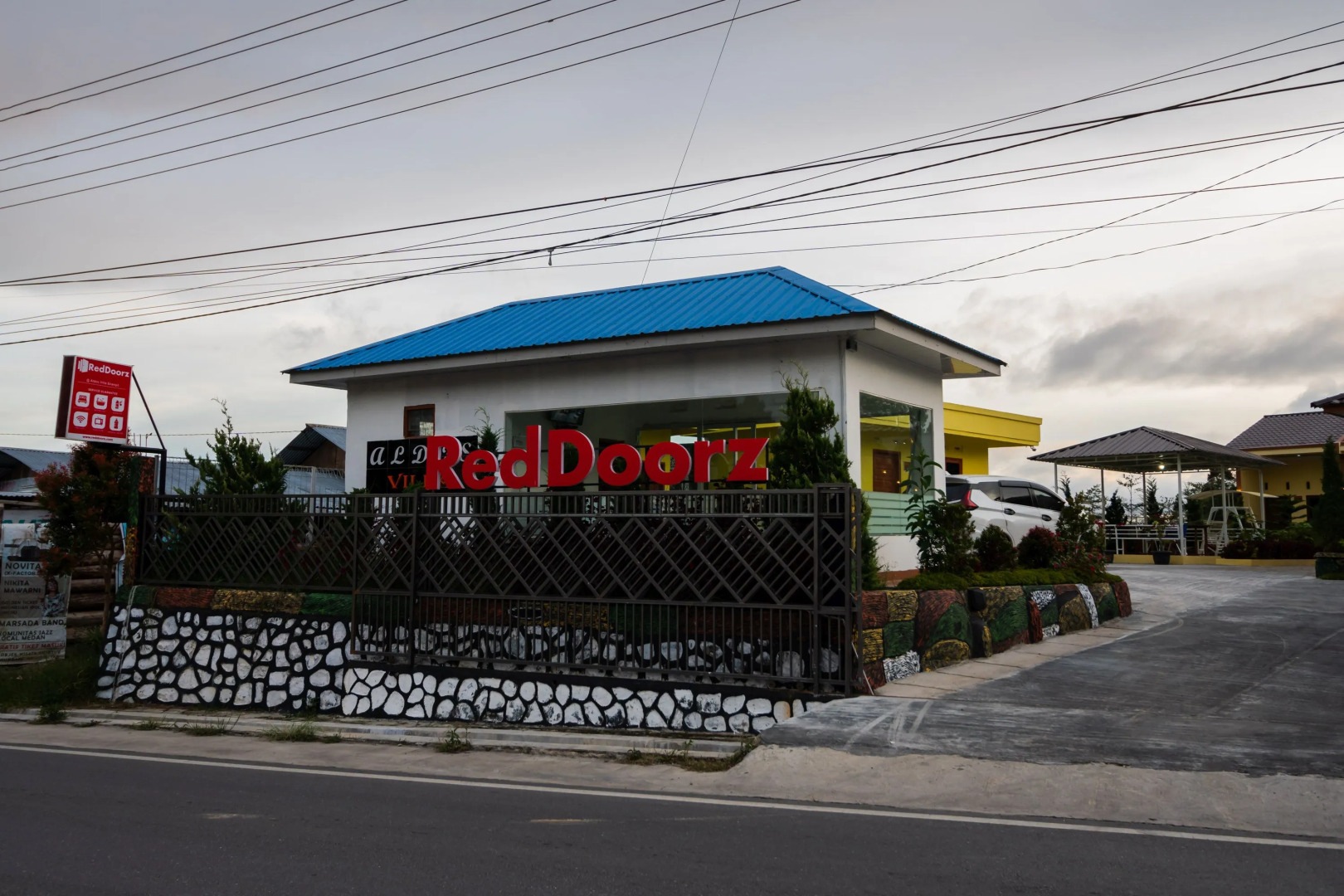 RedDoorz @ Aldos Villa Silangit