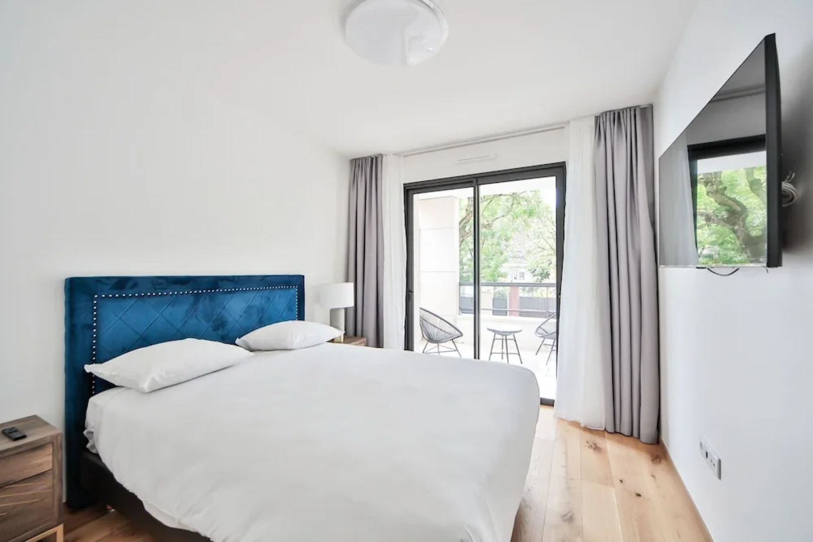 Blue Night International 69