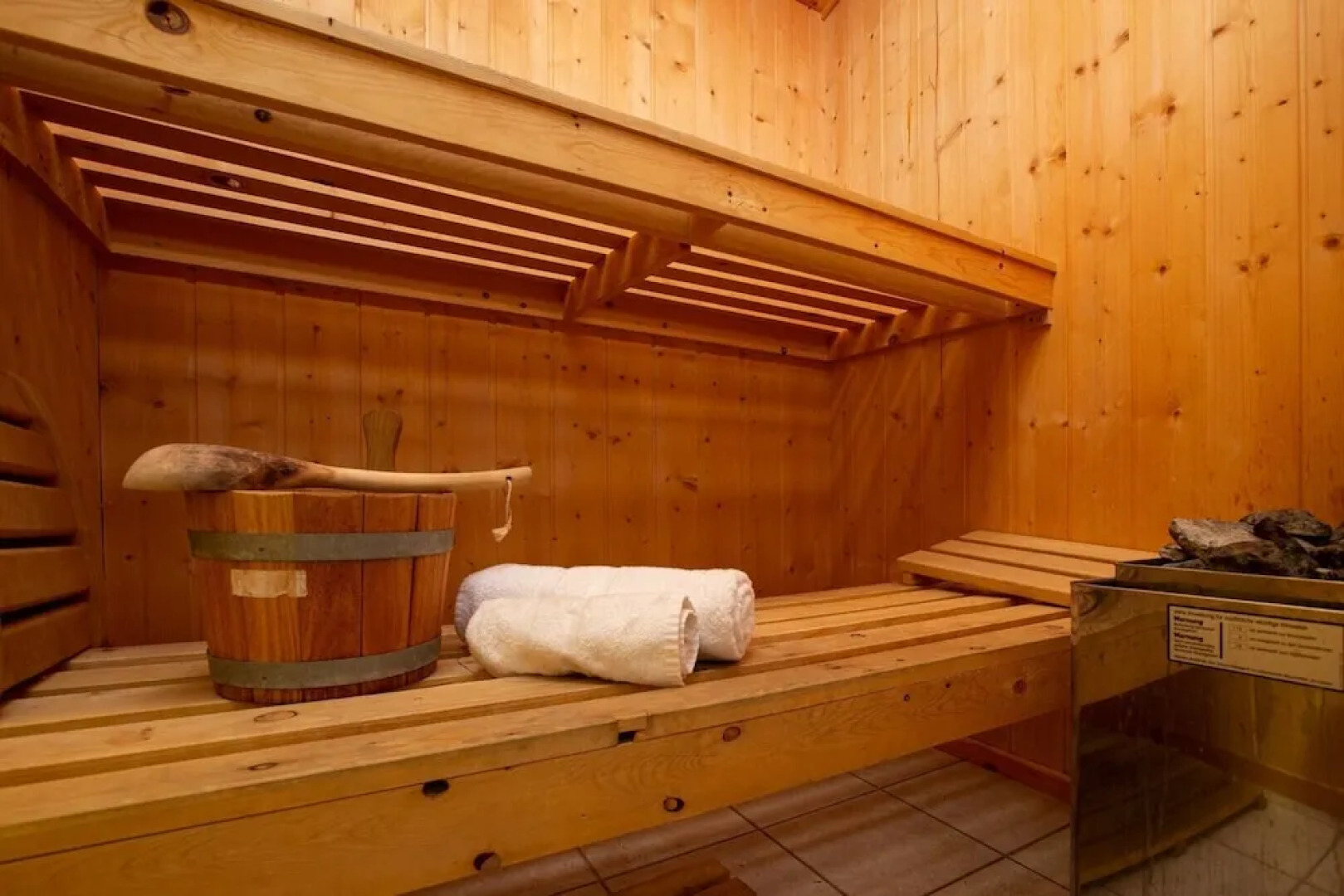 Relaxing Sauna Chalet for 6