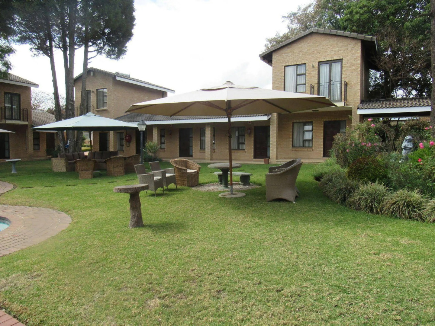 Hoyohoyo Chartwell Lodge