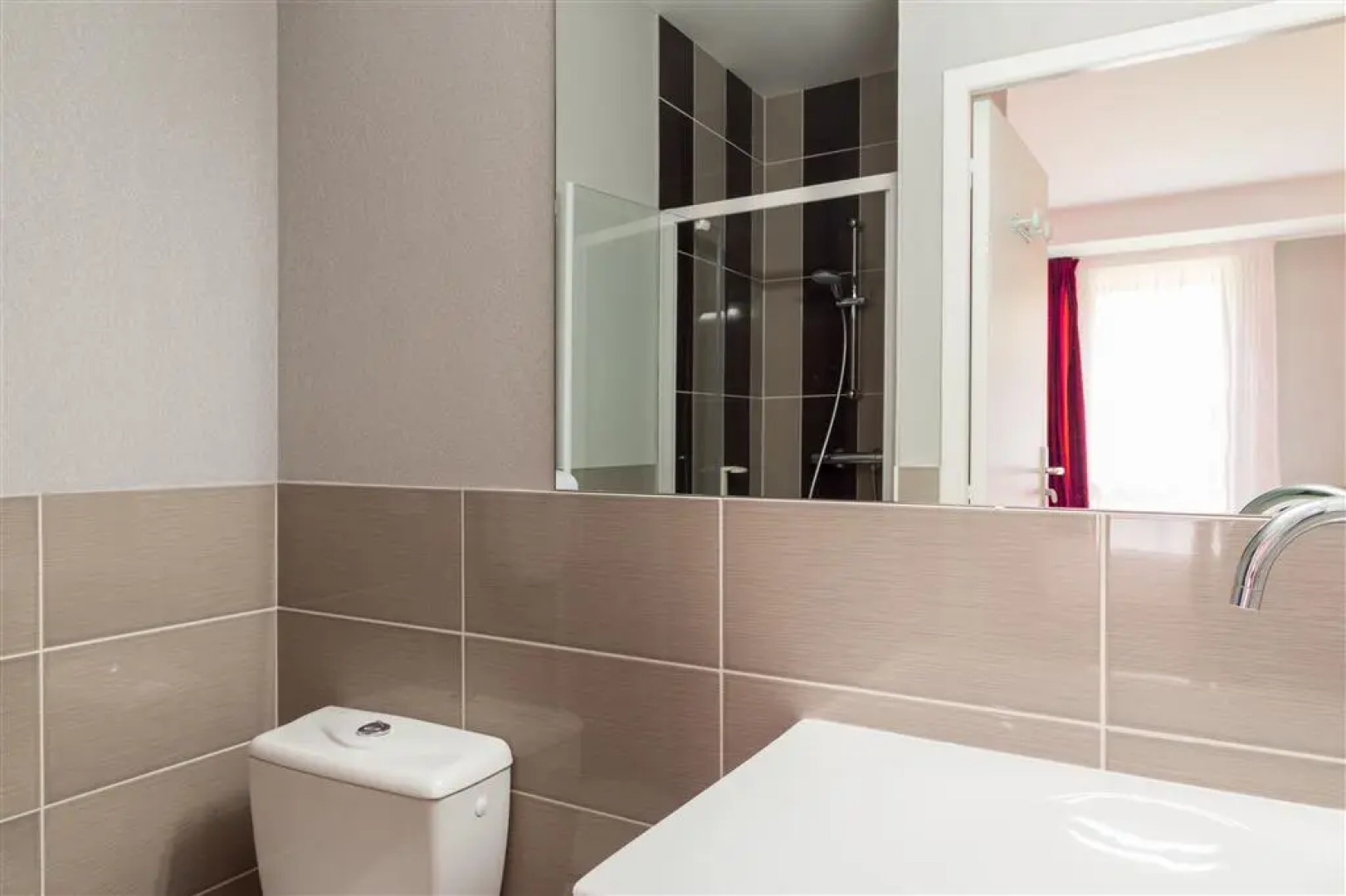 The Originals City, Hôtel Albizia