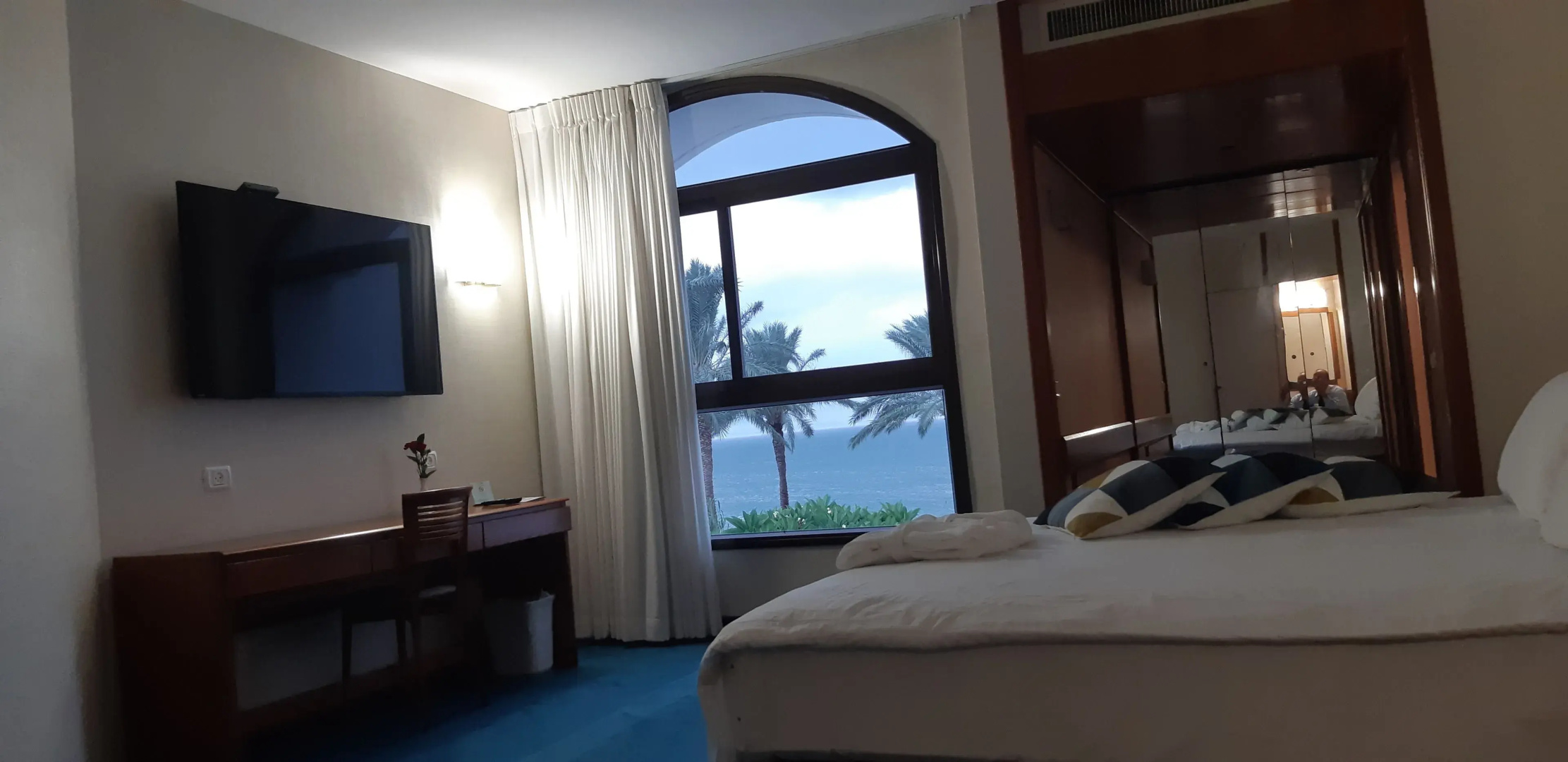 Gai Beach Resort Spa Hotel