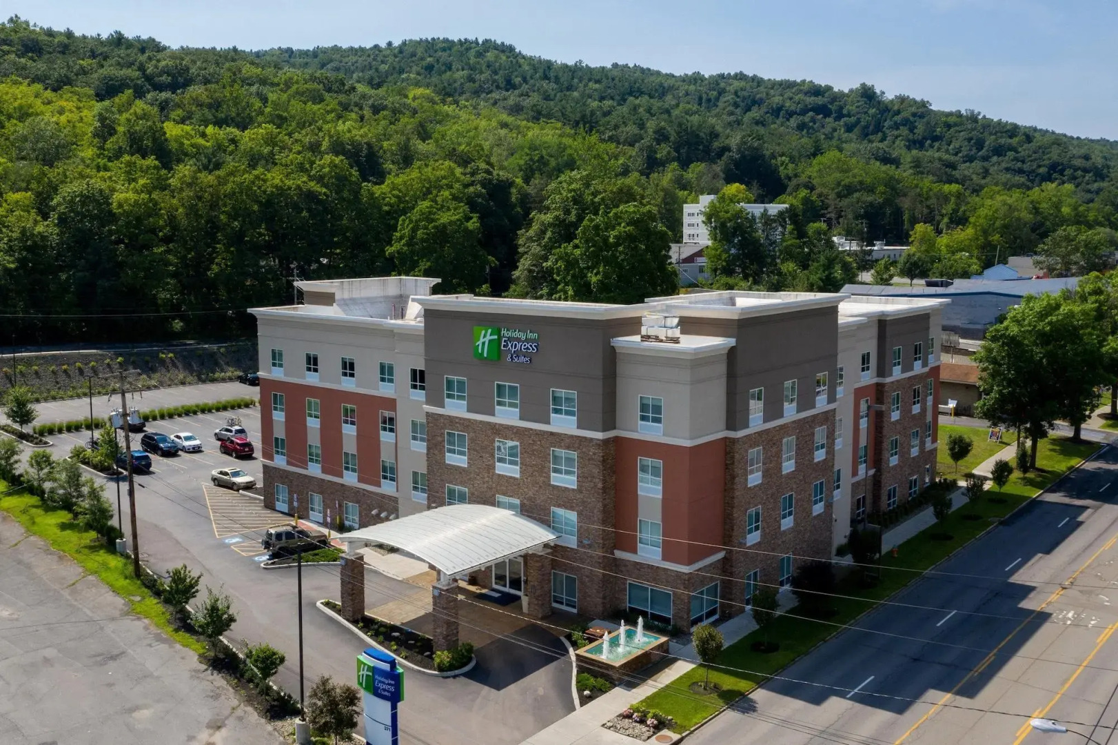 Holiday Inn Express & Suites Ithaca by IHG