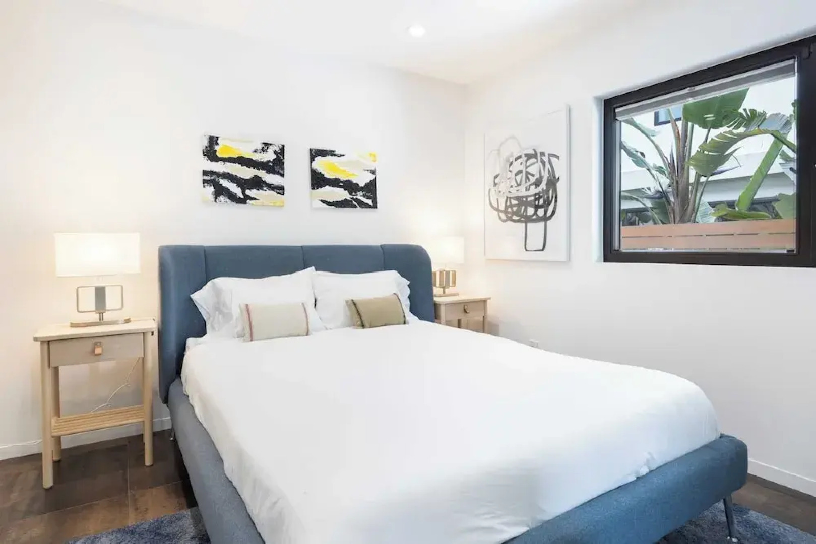 Steps to Beach+shops, Oceanview, Hot Tub+firepit Moonlight Modern by Avantstay