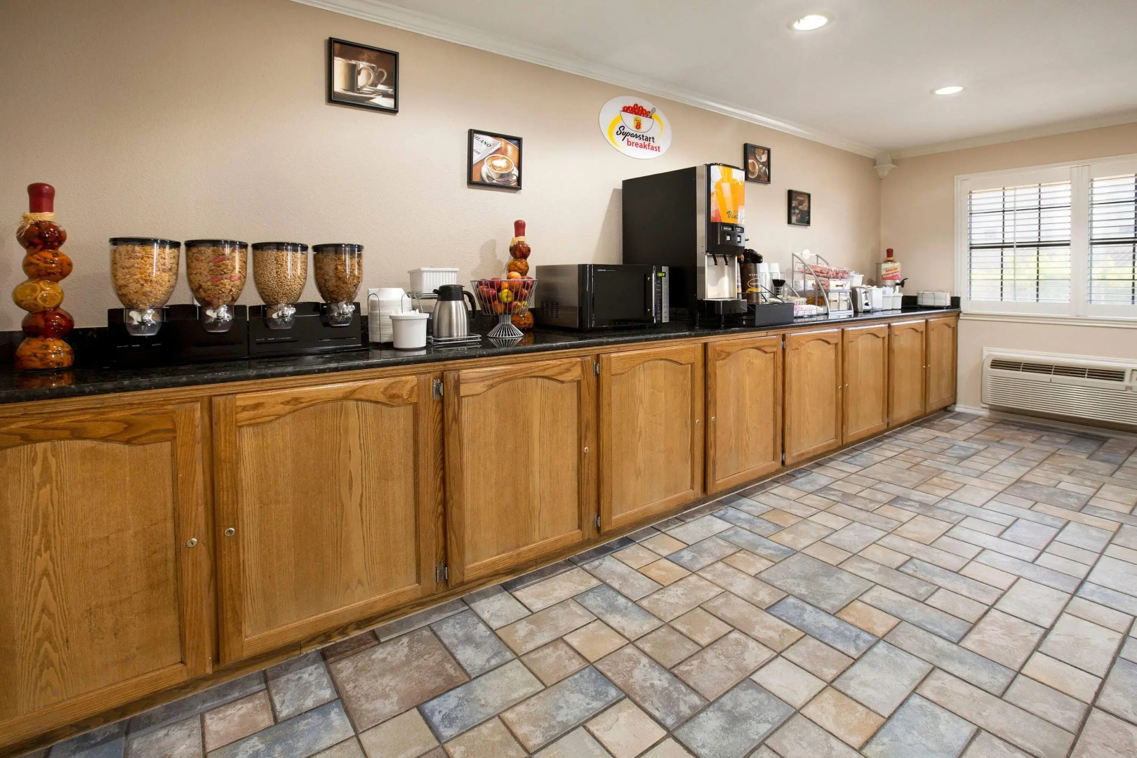 Super 8 Wyndham McAllen Downtown- City Center-Plaza Mall-Airport