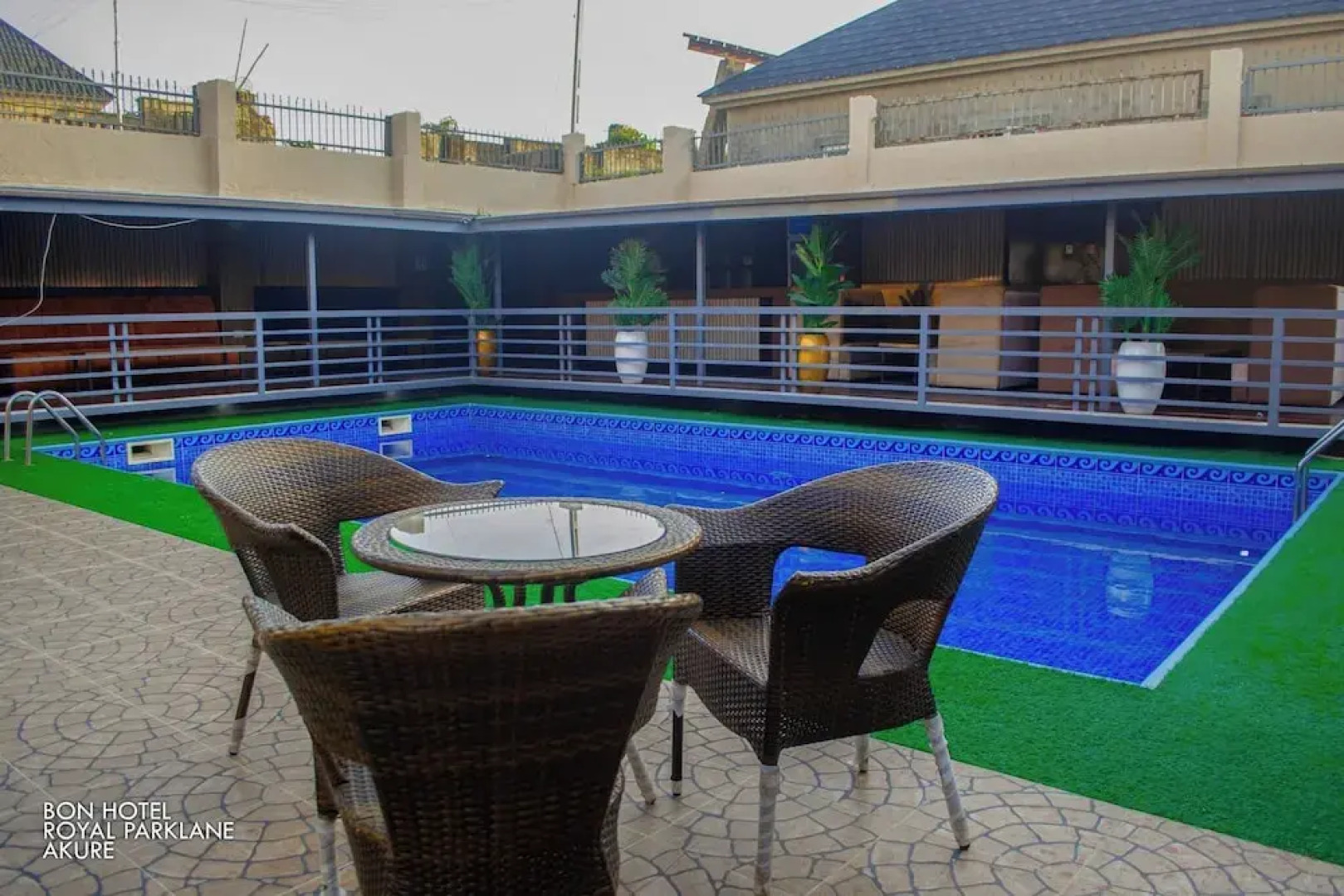 Bon Hotel Royal Parklane