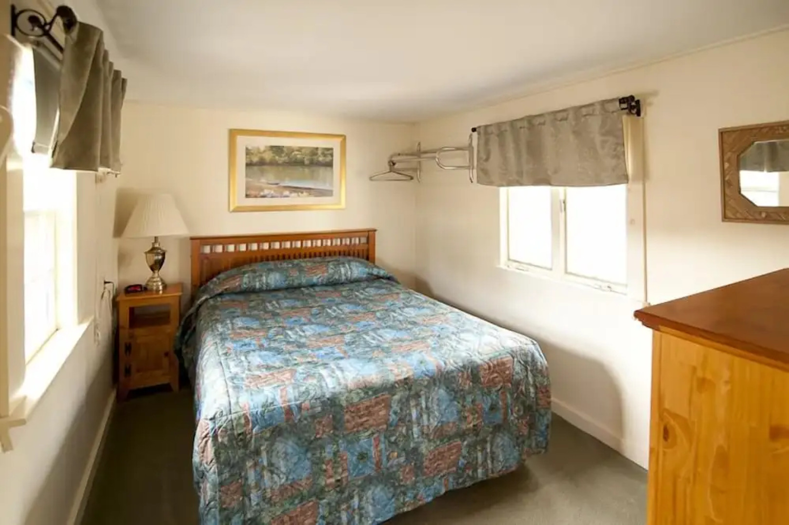 Riverbank Motel and Cabins