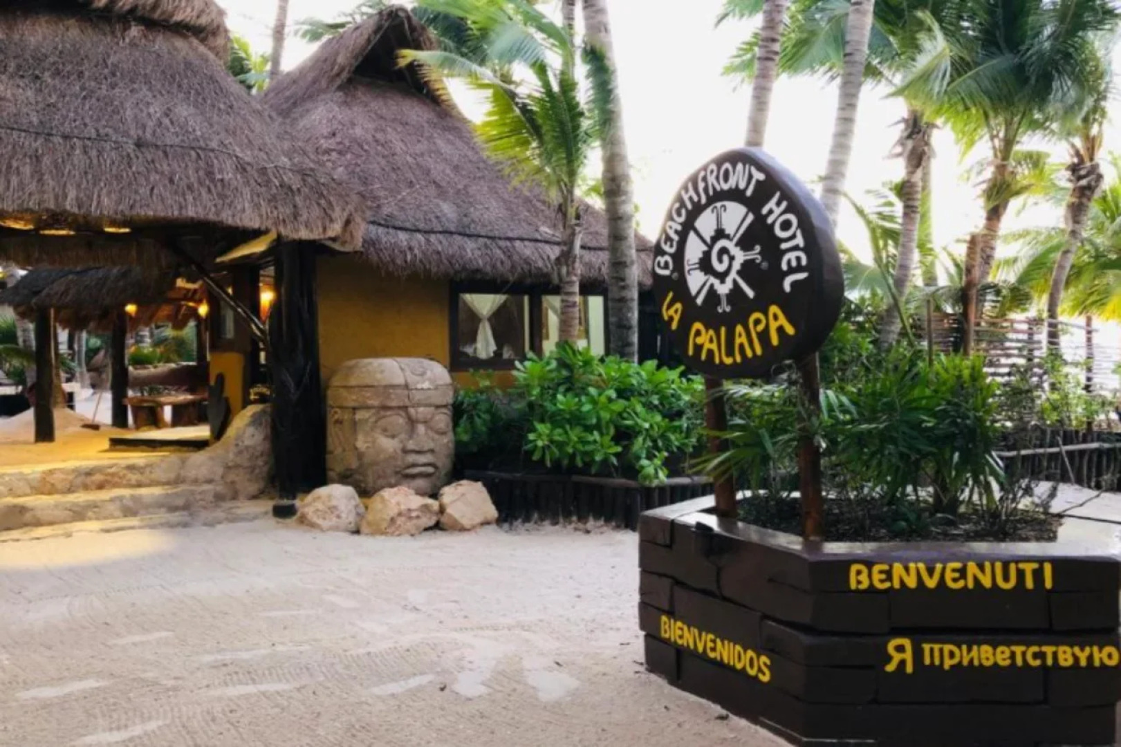 Beachfront Hotel La Palapa - Adults Only