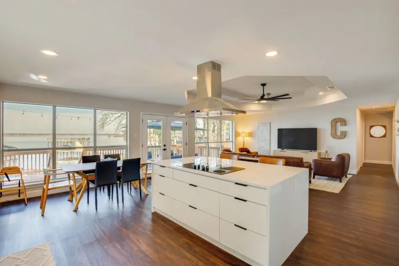 Dock & Fire Pit: Lakefront Gun Barrel City Getaway