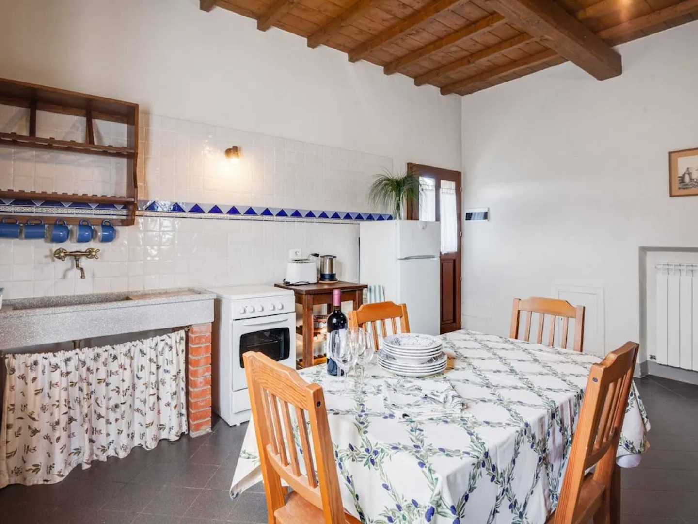 Rustic Getaway in Tuscan Hills