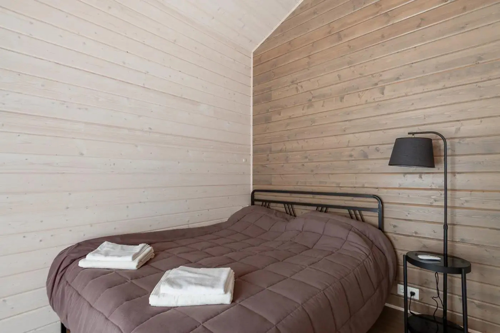 Дом на Вишневой улице, 8