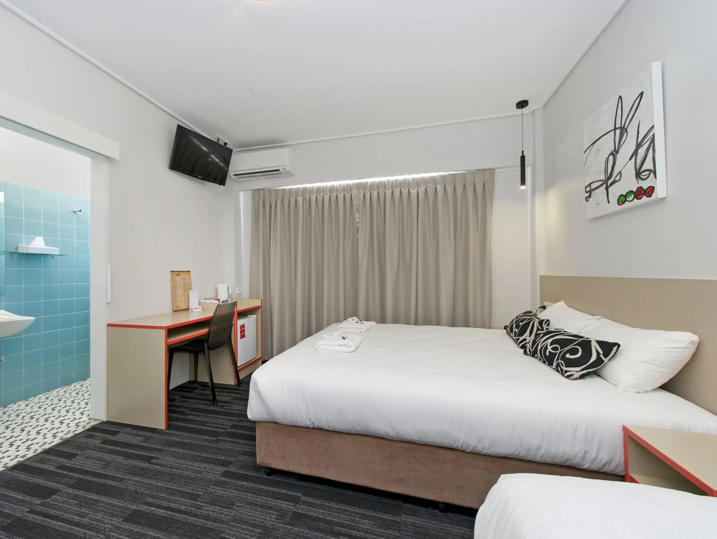 Nightcap at Prince of Wales Hotel