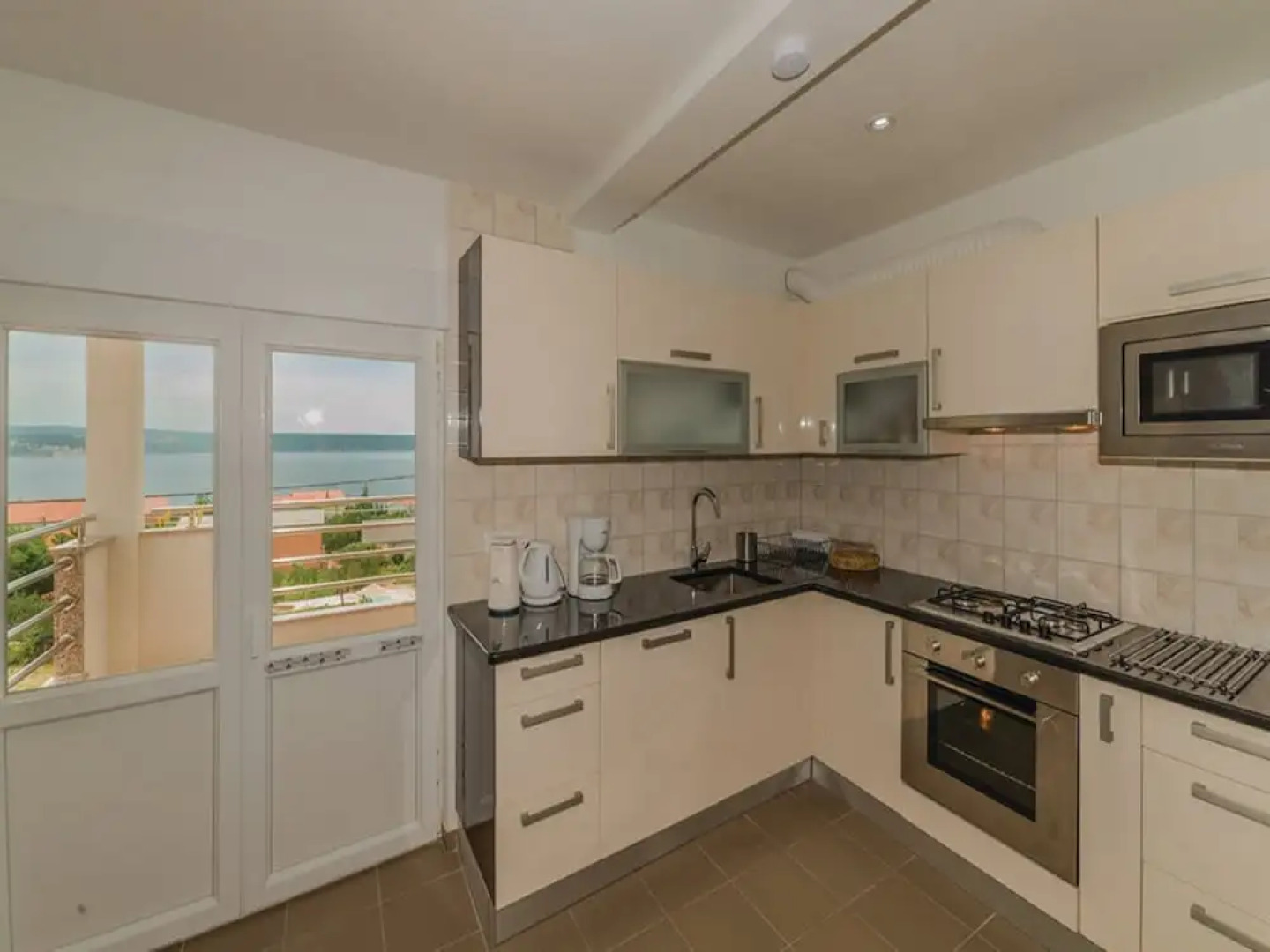 Spacious Villa in Maslenica with Swimming Pool