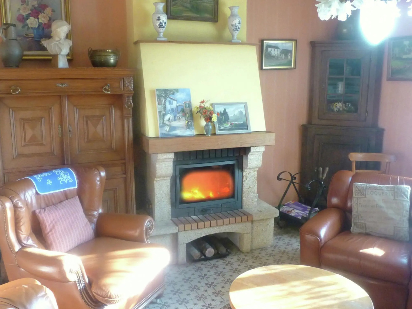 Luxurious Holiday Home with Garden in Gimnee