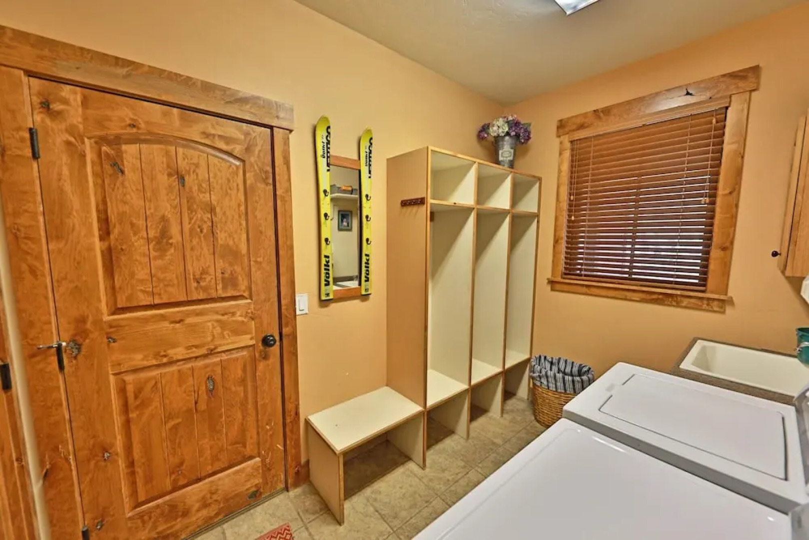 Juniper House 4 Bedrooms 3.5 Bathrooms Home