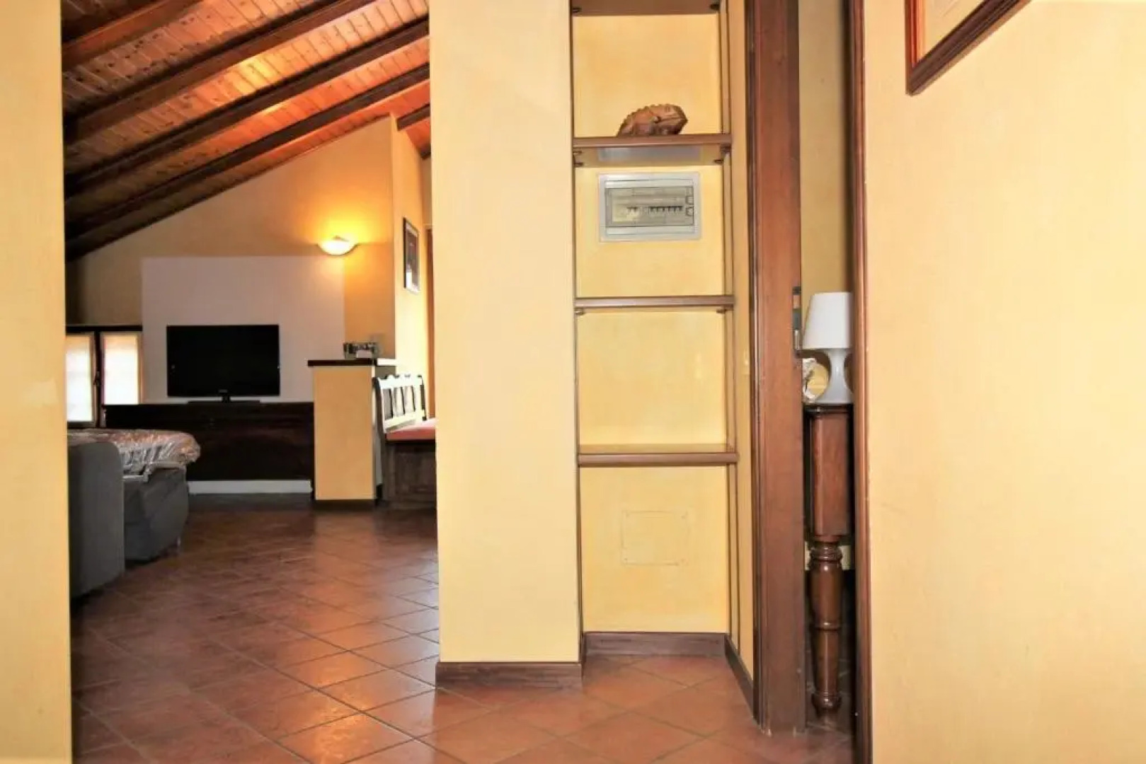 A Lovely Picture on the Lake