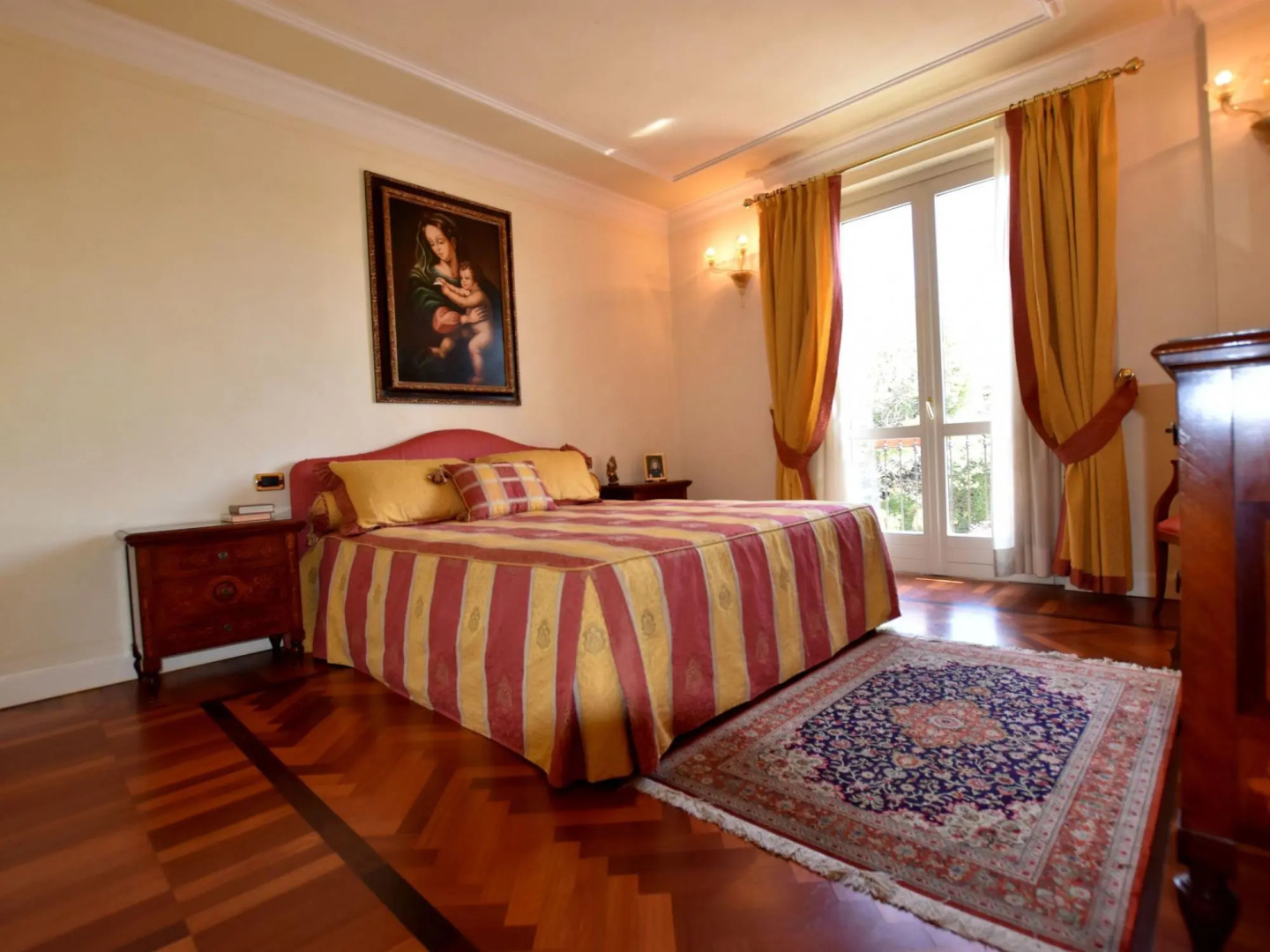 Luxurious Villa in Lombardy with Garden and bubble bath