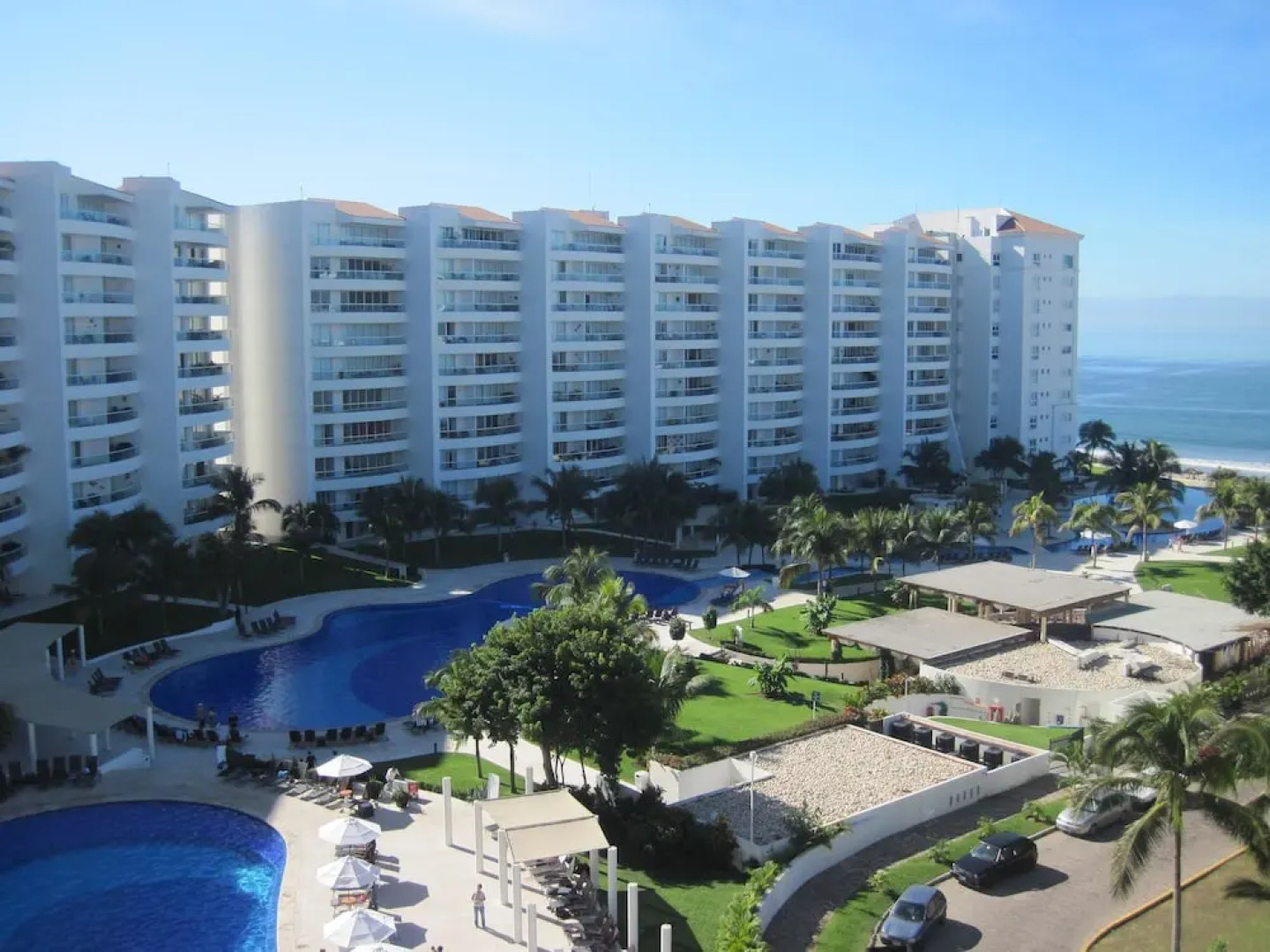 Villa Magna 1 Bedroom Tower 3 on 2nd Floor Oceanfront Sleep up to 4