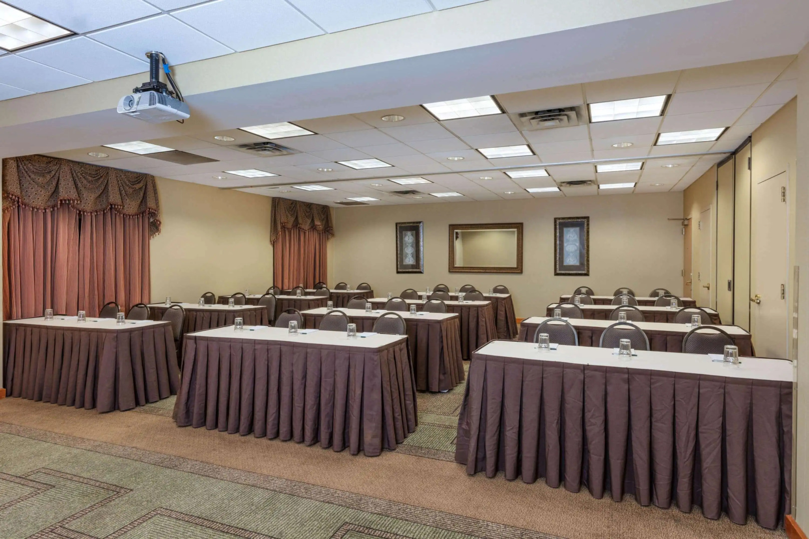 La Quinta Inn & Suites by Wyndham Garden City