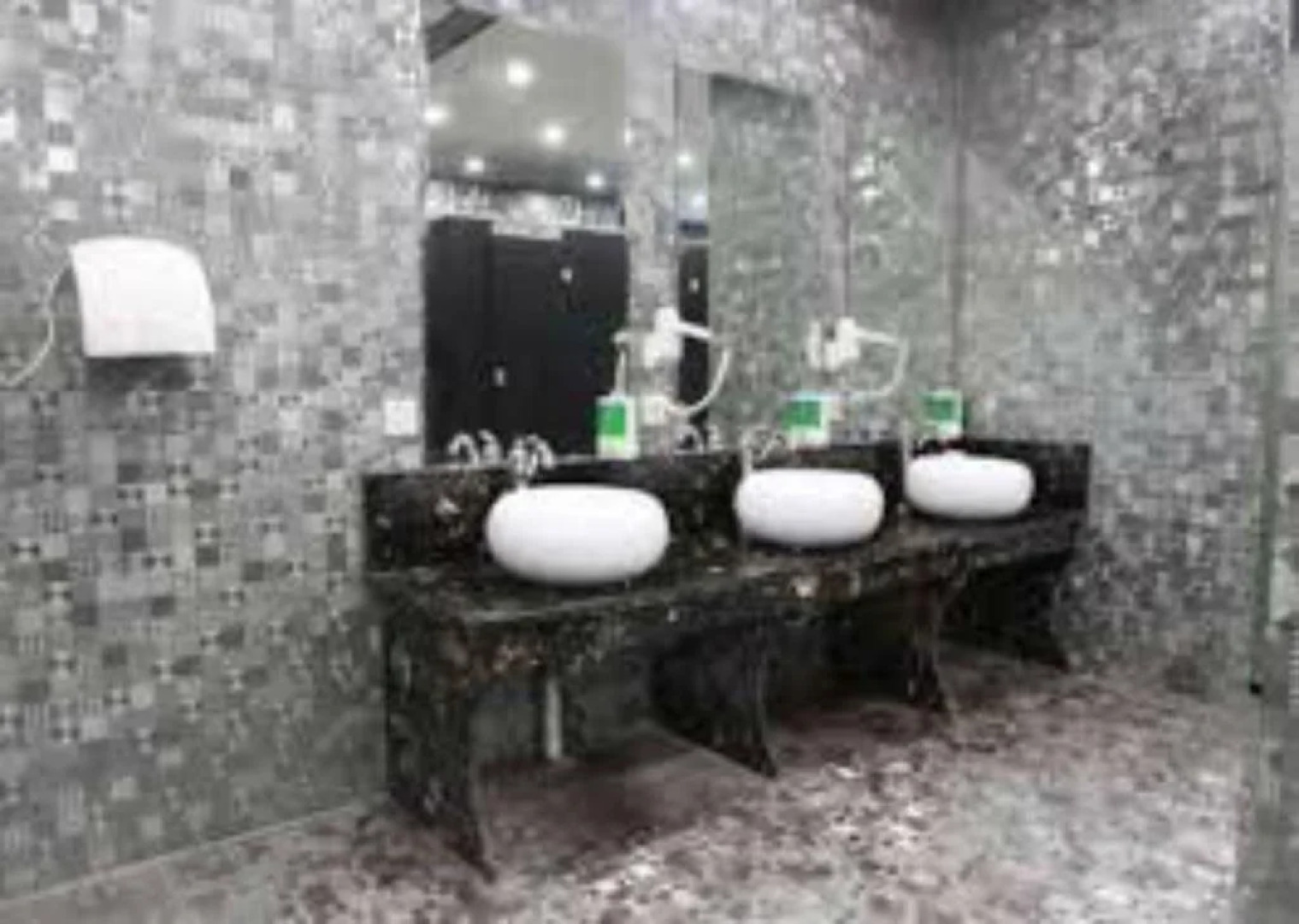 Hangzhou Space Capsule Hotel