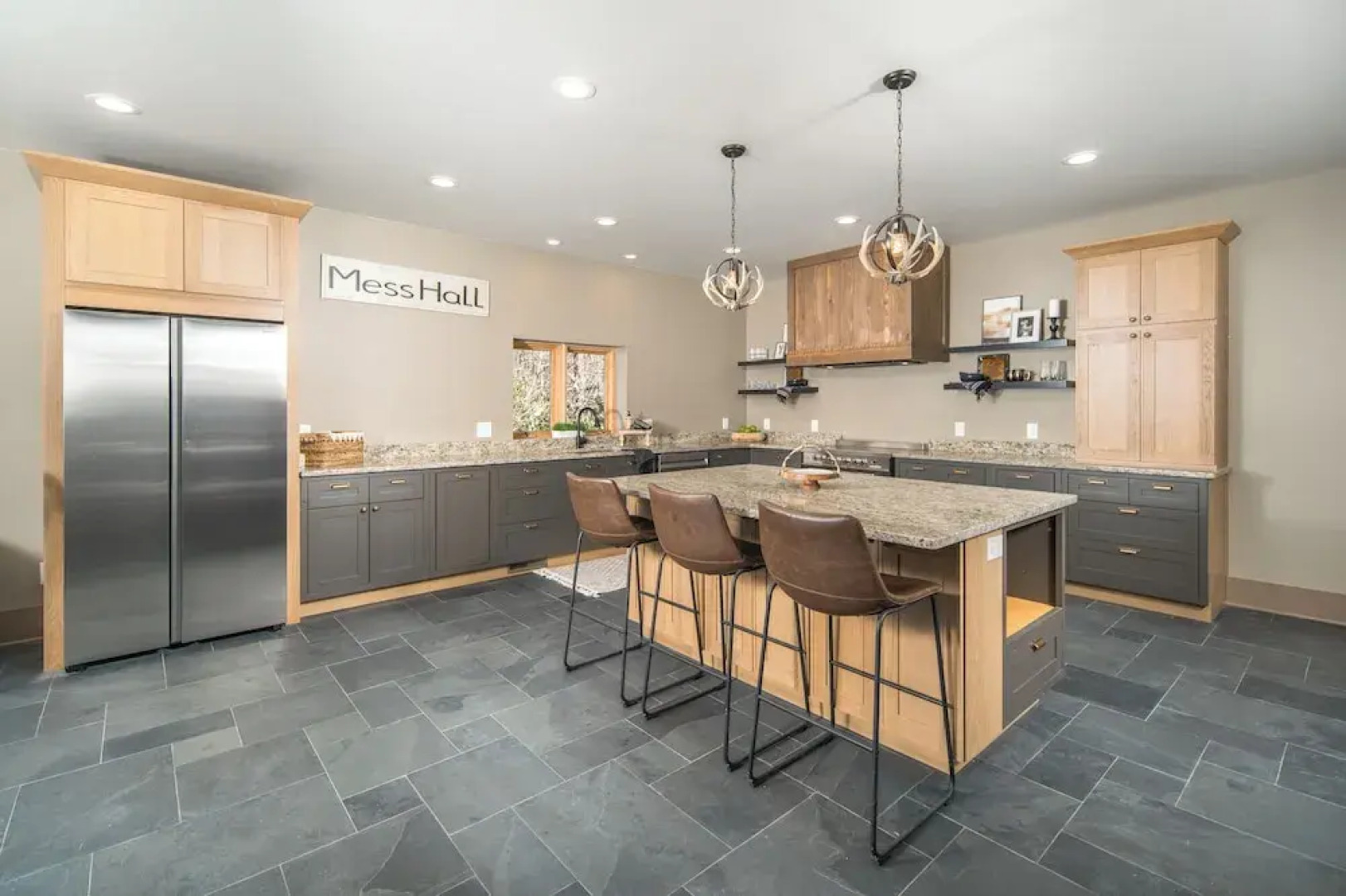 2 Mi to Beech Mtn Resort! 8,000-sq-ft Luxe Escape