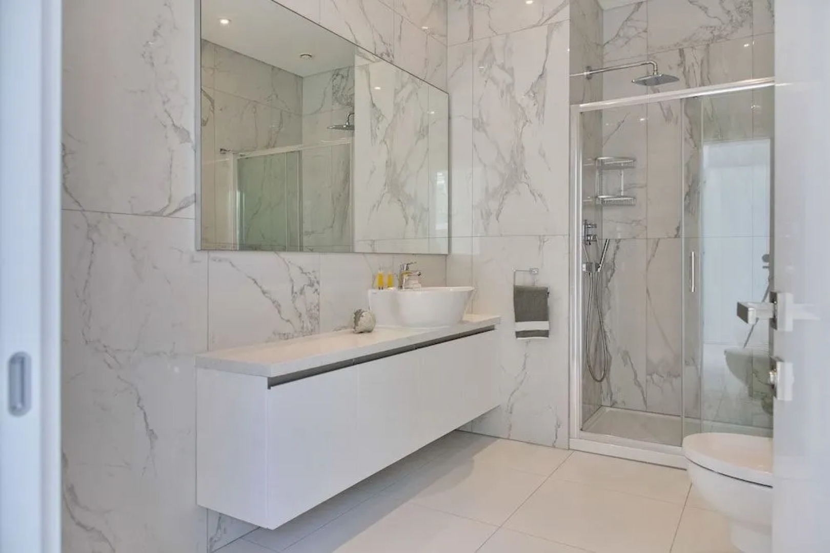 Sea Pearl Beachfront Elite Residences