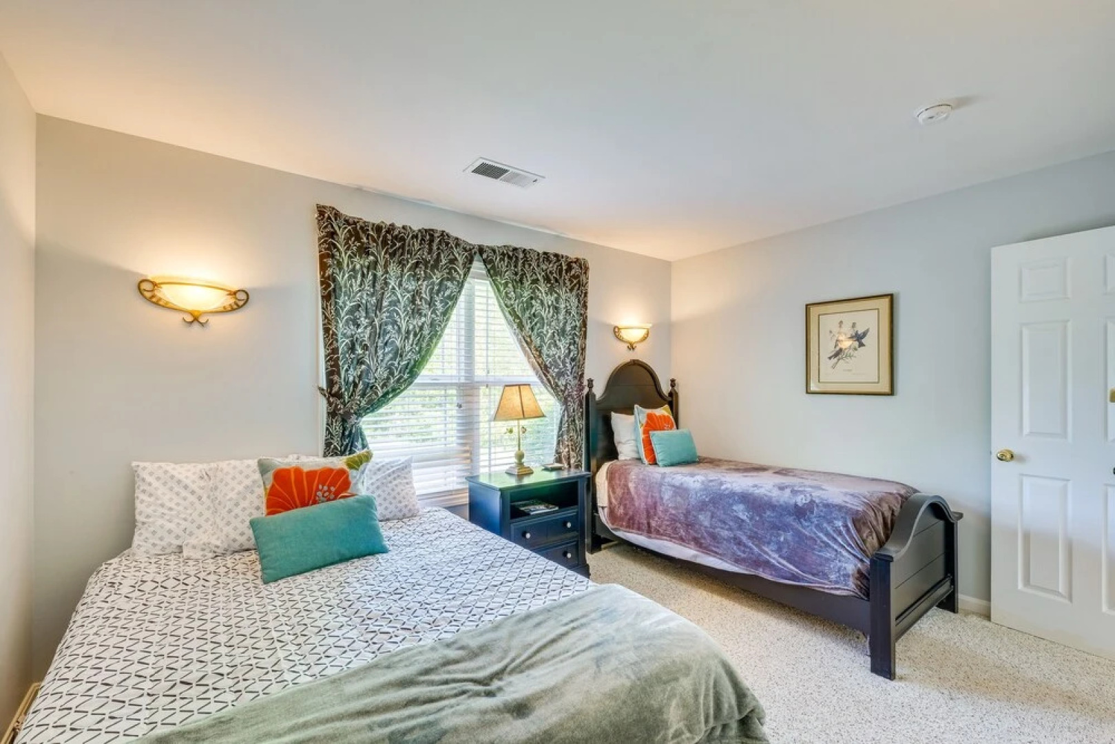 Cozy Cottage in Taylorsville: Hot Tub & Lake Views