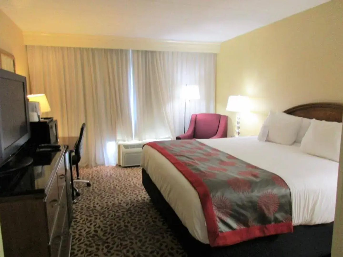 Ramada Plaza & Conf Center by Wyndham Fort Wayne