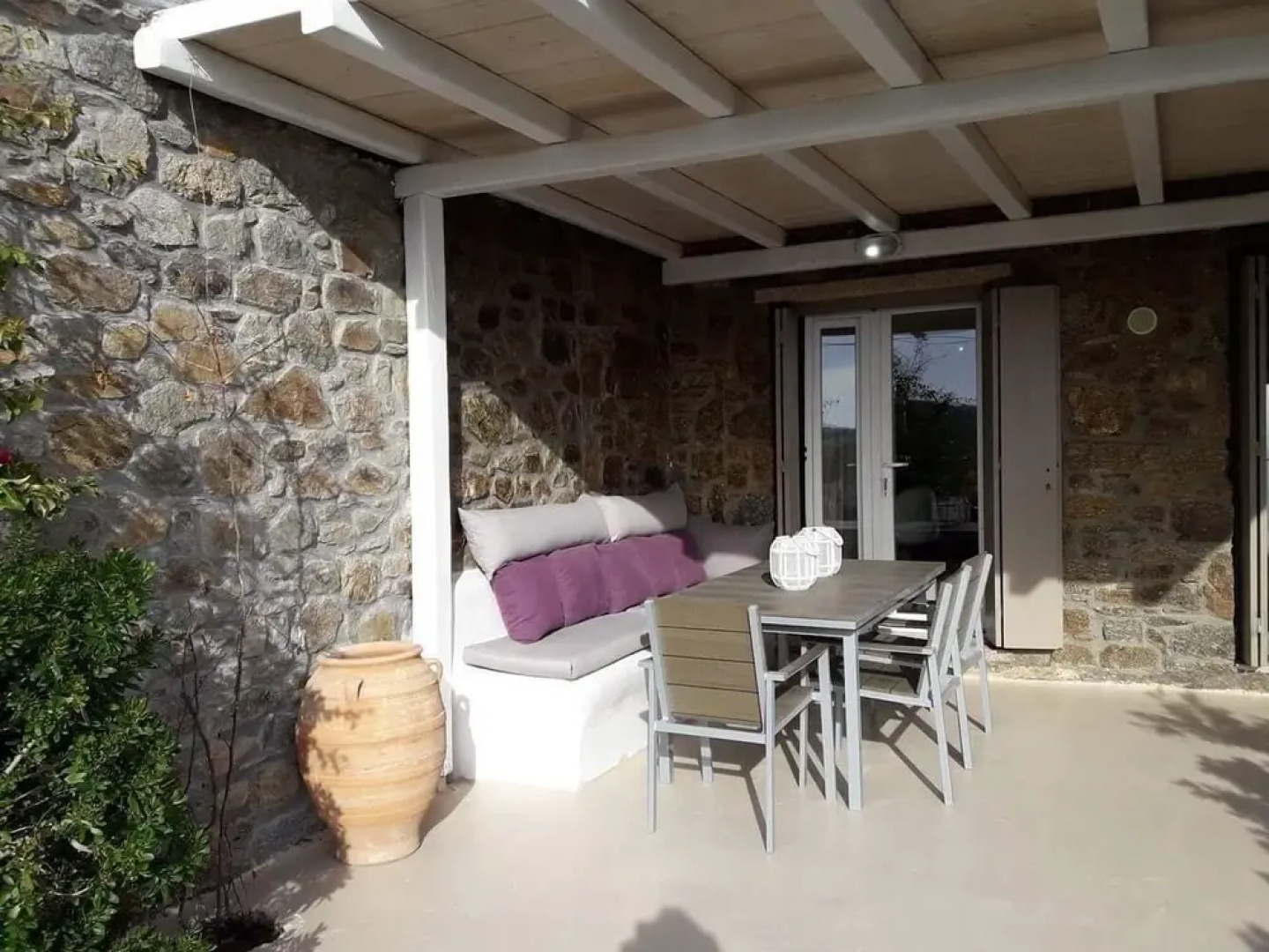 HELEN HOUSE-Minimal Perfection