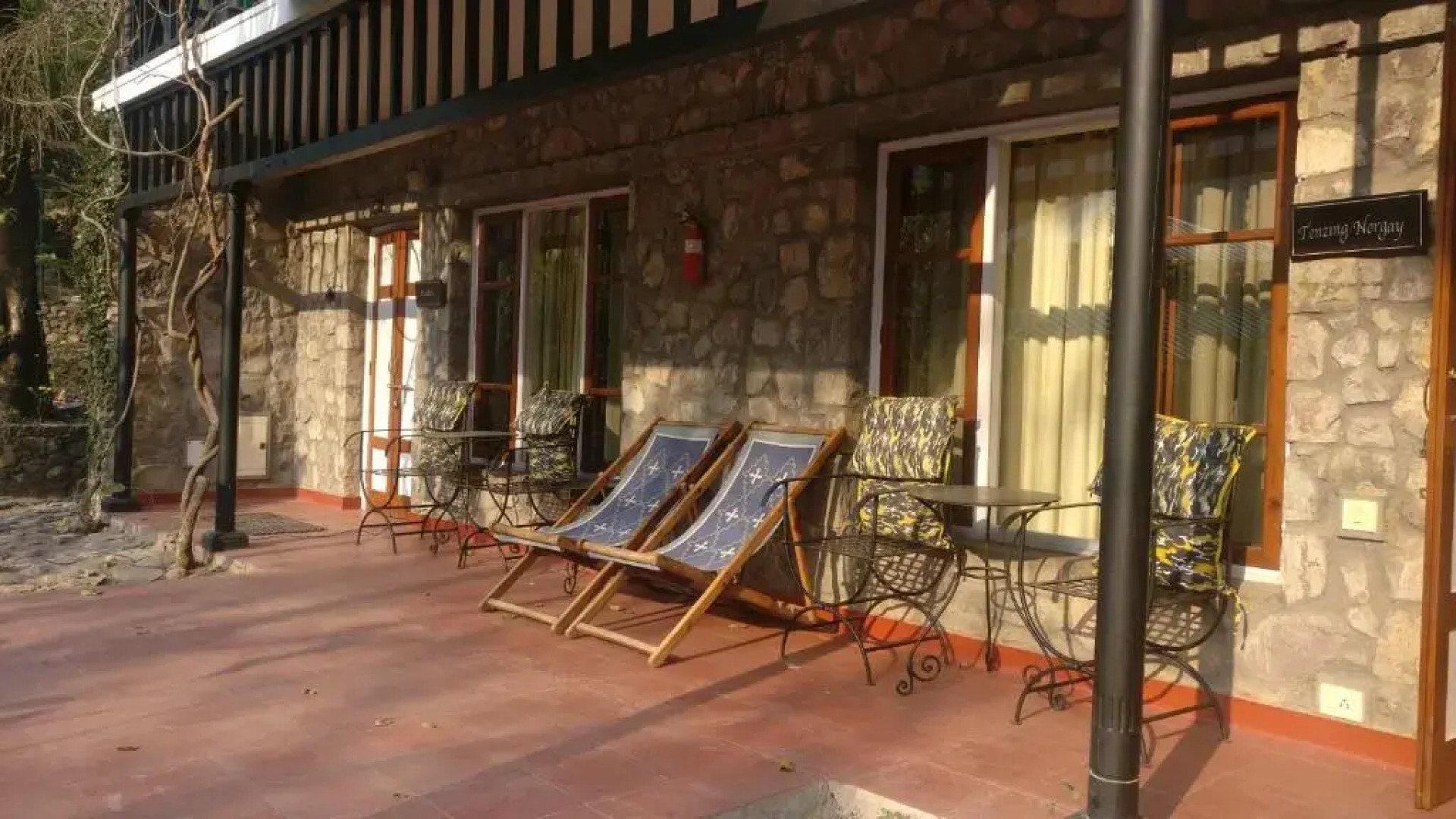 Neemrana's Glasshouse on The Ganges