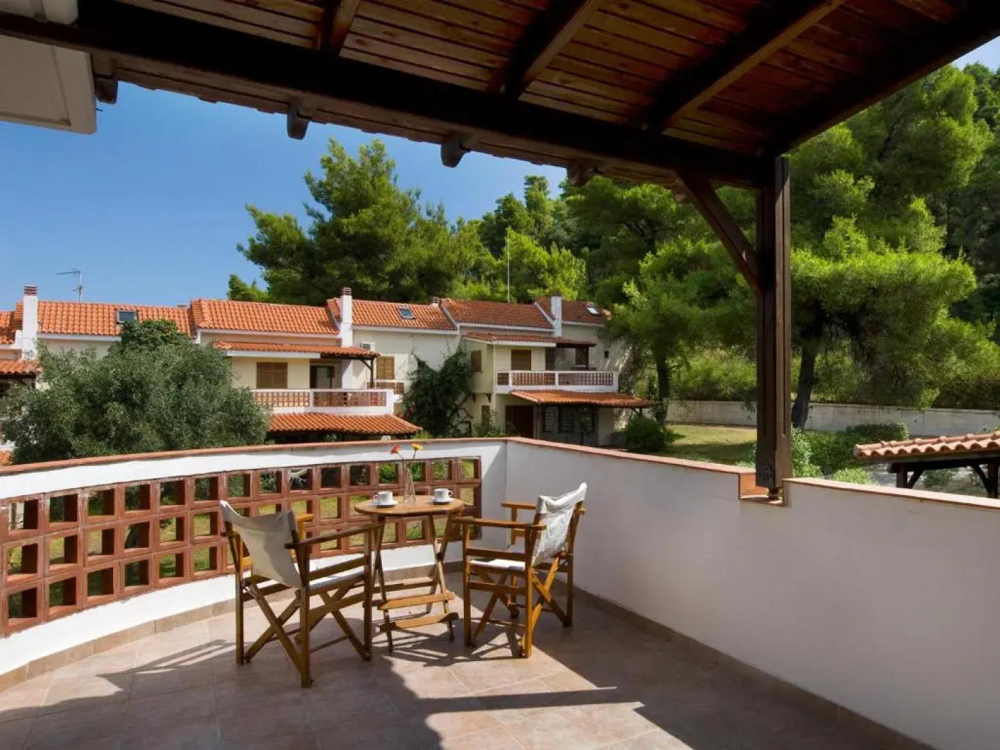 Amaryllis Summer Maisonettes