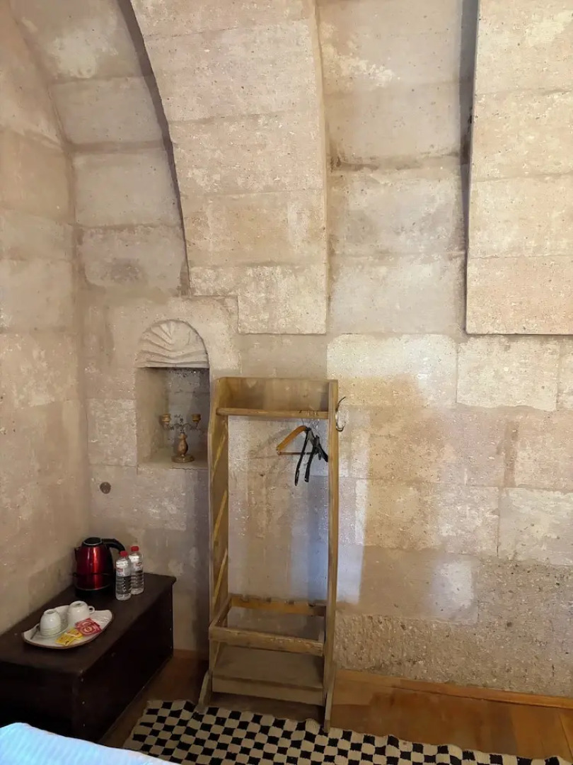 Valley Inn Cave Hotel