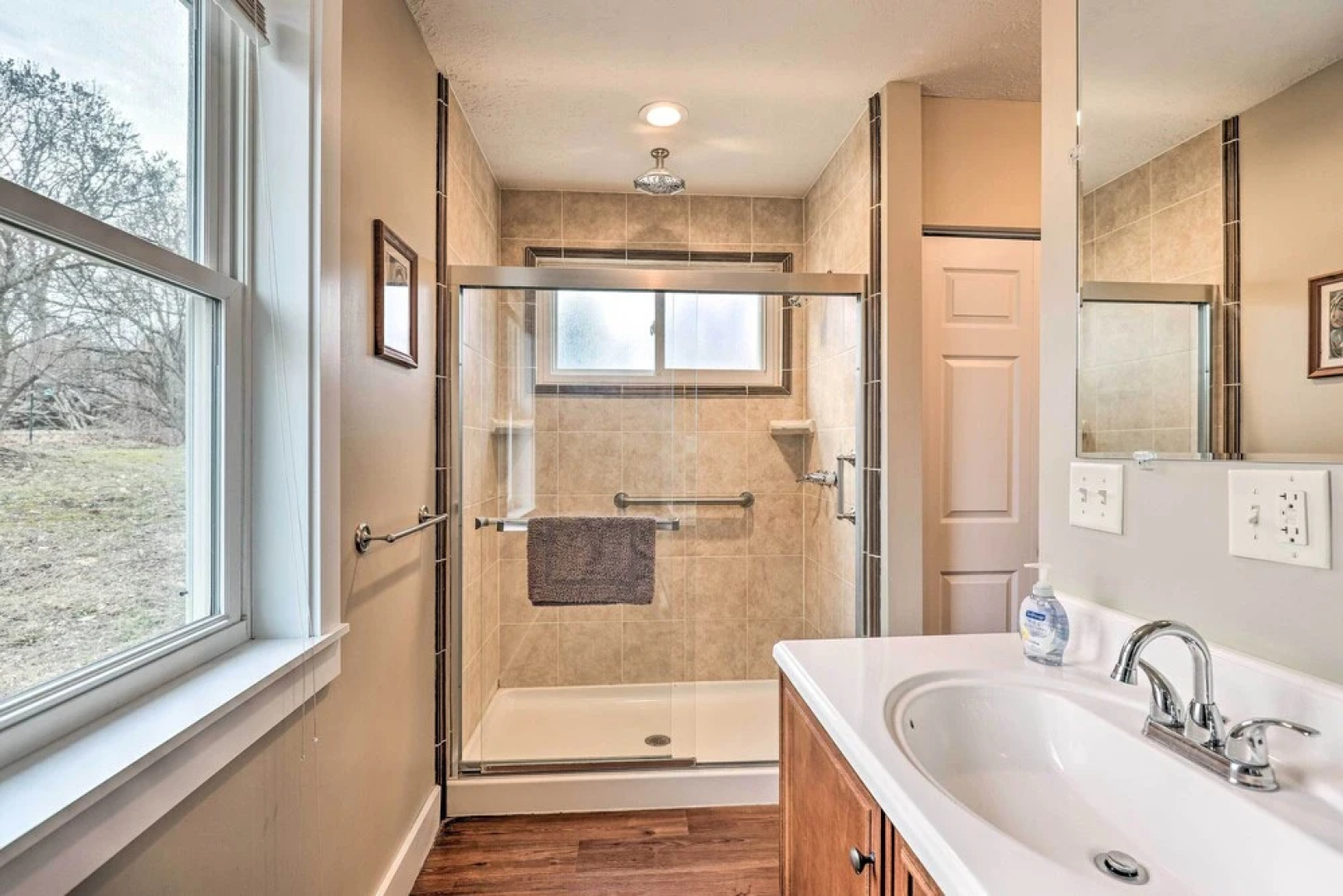 Lovely Finger Lakes Vacation Home Near Seneca Lake
